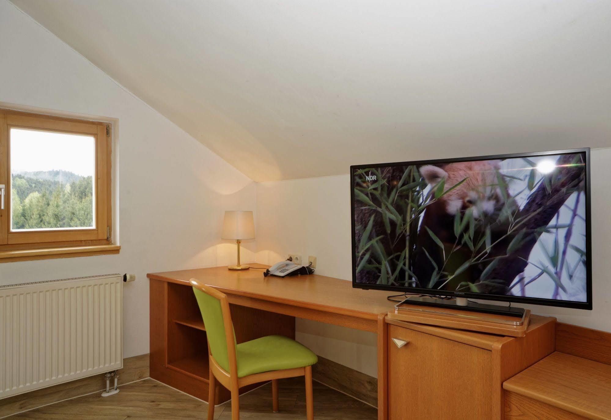 Village Hotel Bayerischer Wald Нойкирхен Экстерьер фото