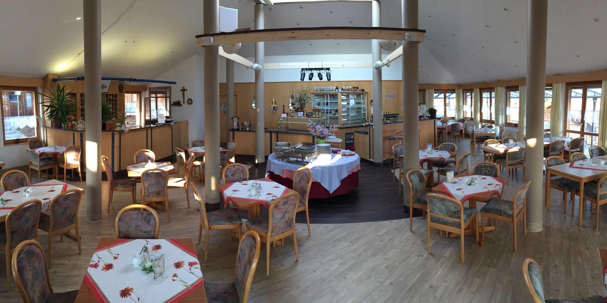 Village Hotel Bayerischer Wald Нойкирхен Экстерьер фото